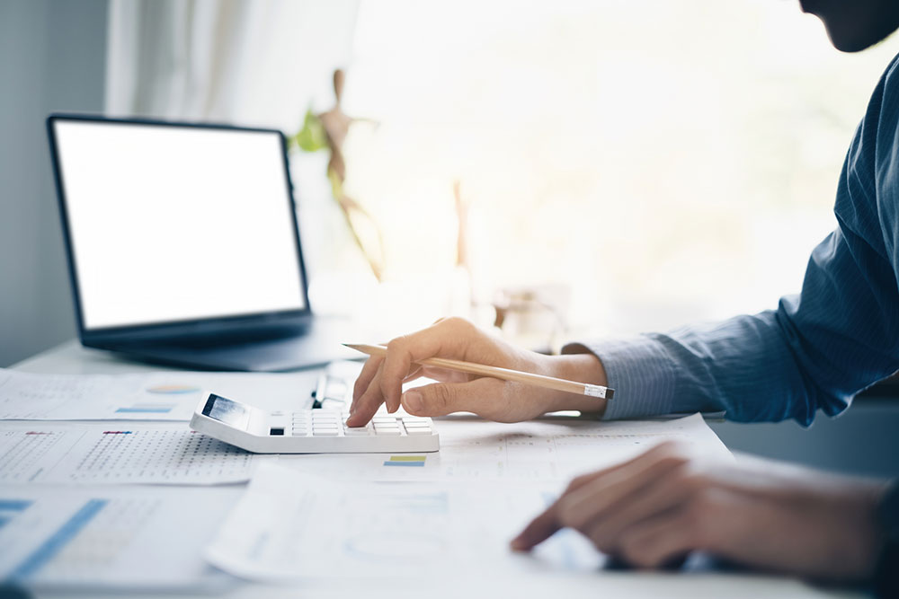 キャッシュフロー崩壊と「低価格攻勢」の連鎖のイメージ