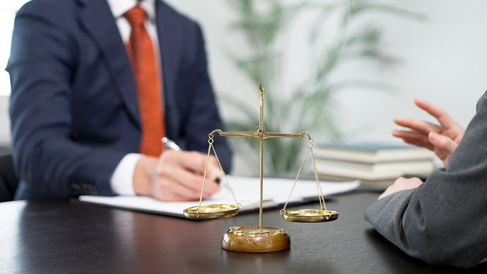 高額訴訟とレピュテーションリスクの連鎖のイメージ