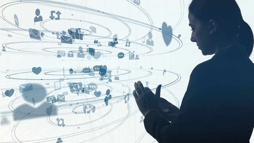 規制遵守とSNS活用の「二律背反」のイメージ